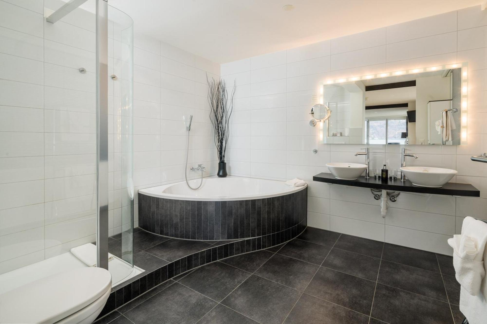 Hotel Seehotel Pilatus 4*